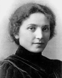 Portrait photograph of Senda Berenson, the Smith College physical education instructor who introduced basketball to college women in 1892.